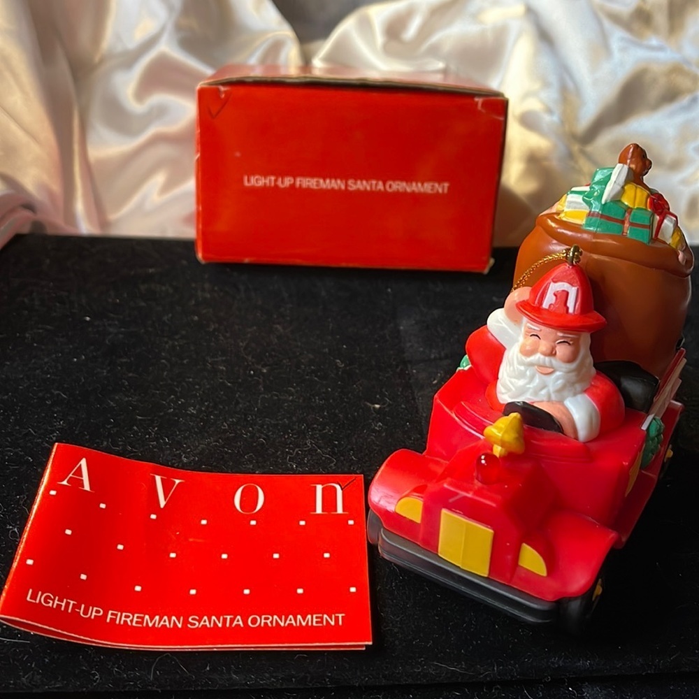 Avon Vtg Collectible Light-Up Fireman Santa Xmas Ornament NIB